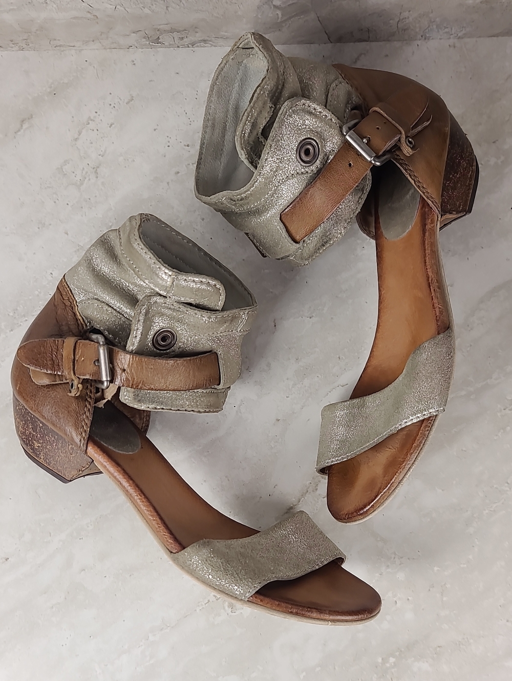 Miz Mooz CALI Distressed Metallic Silver Leather Ankle Wrap Strap Sandals 39 - Picture 9 of 16